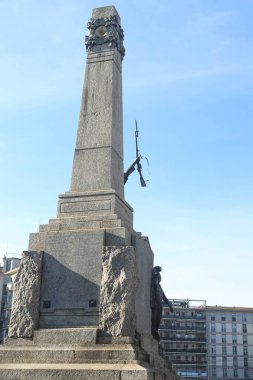 Sesto San Giovanni (İtalya), 12 / 11 / 2025 - Milano 'nun Sesto San Giovanni kentinde 12 Kasım 2025 günü öğleden sonra insan ve taşımacılık hareketi. (Edson De Souza / Yeniler 2)