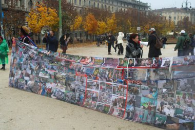 Milan (İtalya) - 11 / 15 / 2025 - Küba halkının bir gösterisi 15 Kasım 2025 Cumartesi günü Milano 'daki Piazza del Castello' da gerçekleşti (Edson de souza / thenews2)