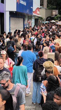 Sao Paulo (SP), Brezilya 11 / 16 / 2025 - öğrenciler ENEM sınavının ikinci günü için Sao Paulo 'da Ulusal Lise Sınavı' na geliyorlar. (Oslaim Brito / Tenews2) 