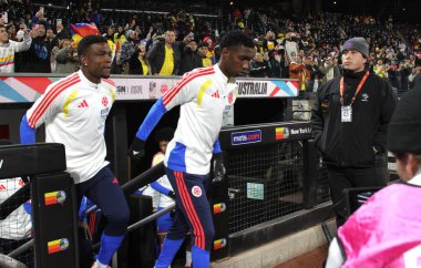 18 Kasım 2025, New York, ABD: Kolombiyalı oyuncular 2026 Dünya Kupası (niyi fote / thews2) hazırlığı için Citi sahasındaki stadyumda Kolombiya ile Avustralya arasında oynanan dostluk maçında ısınıyorlar)