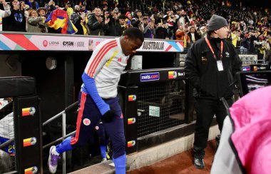 18 Kasım 2025, New York, ABD: Kolombiyalı oyuncular 2026 Dünya Kupası (niyi fote / thews2) hazırlığı için Citi sahasındaki stadyumda Kolombiya ile Avustralya arasında oynanan dostluk maçında ısınıyorlar)