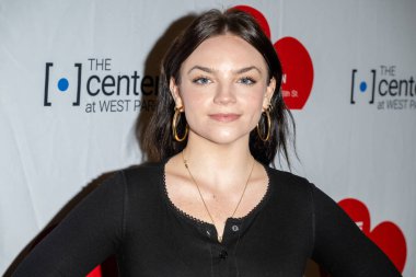 West Park Sahne Okuma Merkezi 'ndeki Eve Hakkında Her şey. 17 Kasım 2025, New York, New York, ABD: Ella Stiller, West Park 'taki Yardım Merkezi ve Korunma Programı için All About Eve' in okumasına katıldı. 