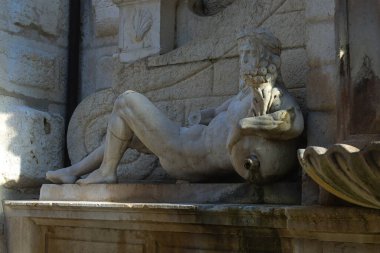 Brescia (İtalya), 11 / 18 / 2025 - Torre Pallata, daha çok Pallata olarak bilinen, ortaçağ kökenli taş bloklardan (kireçtaşı ve Botticino taşı) oluşan bir kuledir (edson de souza / thenews2)