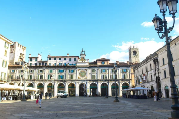Brescia (İtalya), 11 / 18 / 2025 - Piazza della Loggia, Piazza Grande veya Piazza Vecchia olarak da bilinir (Edson de souza / thenews2)