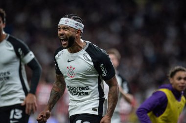 Sao Paulo (SP), 11 / 20 / 2025 - Memphis Depay, Brezilya futbol şampiyonasının 34. turu (ronaldo barreto / thenews2) için geçerli olan Corinthians ve Sao Paulo arasındaki maçtaki golünü kutluyor)