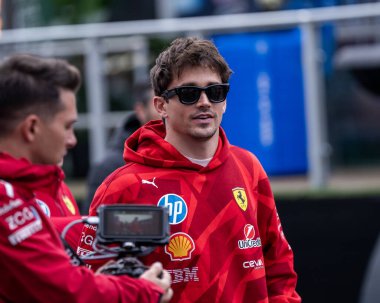 23 Kasım 2025, Las Vegas, Nevada, ABD: Red Bull 'dan Belçikalı Max Verstappen F1 2025 Las Vegas Grand Prix' sini 1: 21: 08 ile kazandı, ardından Mercedes 'ten İngiliz George Russel. (Melek her zaman 2.)       