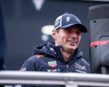 23 Kasım 2025, Las Vegas, Nevada, ABD: Red Bull 'dan Belçikalı Max Verstappen F1 2025 Las Vegas Grand Prix' sini 1: 21: 08 ile kazandı, ardından Mercedes 'ten İngiliz George Russel. (Melek her zaman 2.)       