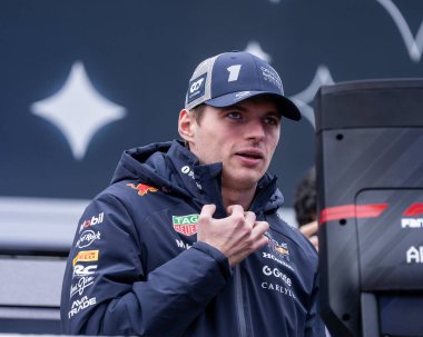 23 Kasım 2025, Las Vegas, Nevada, ABD: Red Bull 'dan Belçikalı Max Verstappen F1 2025 Las Vegas Grand Prix' sini 1: 21: 08 ile kazandı, ardından Mercedes 'ten İngiliz George Russel. (Melek her zaman 2.)       