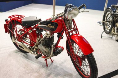 Milan (İtalya), 11 / 23 / 2025 - Milan Auto Classica / Motosikletler / Boats / Tractors - The Milan Auto Classica 21-23 Kasım 2025 tarihleri arasında Fiera Milano Rho 'da gerçekleşti. (Edson de souza 2nci bölüm))      