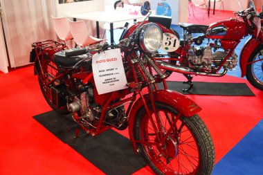 Milan (İtalya), 11 / 23 / 2025 - Milan Auto Classica / Motosikletler / Boats / Tractors - The Milan Auto Classica 21-23 Kasım 2025 tarihleri arasında Fiera Milano Rho 'da gerçekleşti. (Edson de souza 2nci bölüm))      