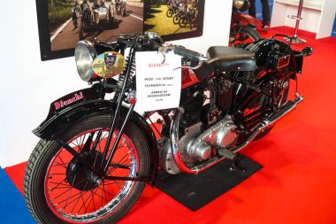 Milan (İtalya), 11 / 23 / 2025 - Milan Auto Classica / Motosikletler / Boats / Tractors - The Milan Auto Classica 21-23 Kasım 2025 tarihleri arasında Fiera Milano Rho 'da gerçekleşti. (Edson de souza 2nci bölüm))      