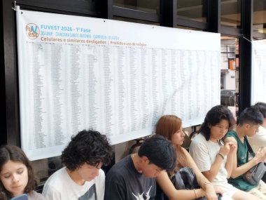 Sao Paulo (SP), 11 / 23 / 2025 - Eğitim / Üniversite Giriş Sınavı / FUVEST / USP - Öğrencilerin Sao Paulo 'nun güneyindeki Chacara Santo Antonio' daki UNIP Üniversitesi 'ne giriş sınavının birinci safhasına girmesi. (Leandro Chemalle\ Yeni 2)) 