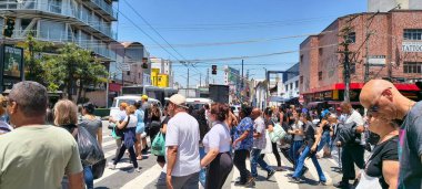 Sao Paulo (SP), 11 / 21 / 2025 - Sütyen - Hareket - Trafik - Trafik Hareketi ve Bras bölgesindeki insanlar arasında, Avenida do Estado ve Largo do Batata arasında, 21 Kasım 2025 sabahı. (Oslaim Brito / Tenews2) 