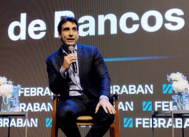 Sao Paulo (SP), 11 / 24 / 2025 - Brezilya Merkez Bankası başkanı Gabriel Galipolo, FEBRABAN banka müdürleri için Brezilya Bankalar Federasyonu 'nun (FEBRABAN) yıllık öğle yemeğine katılıyor. (Leandro Chemalle\ Yeni 2))    