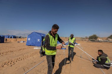 Mısır Komitesi Netzarim Koridoru, Merkez Gazze 'de Büyük İnsani Kamp kurmaya başladı. 29 Kasım 2025 Gazze, Filistin (hashem zimmo / the new ws2)