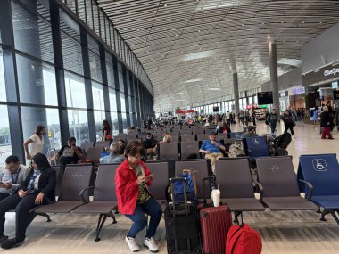 Tocumen Uluslararası Havaalanı bir bakışta. 3 Aralık 2025, Tocumen, Panama: Panama 'daki Tocumen uluslararası havaalanı pistinde insan ve aktivite hareketi