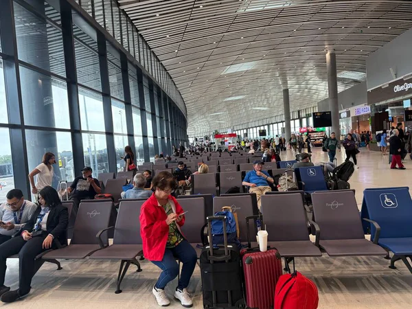 Tocumen Uluslararası Havaalanı bir bakışta. 3 Aralık 2025, Tocumen, Panama: Panama 'daki Tocumen uluslararası havaalanı pistinde insan ve aktivite hareketi