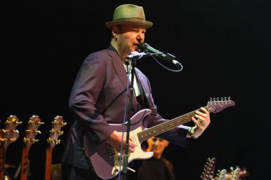 Curitiba (PR), Brazil 03 / 12 / 2025 - The American singer, söz yazarı ve gitarist Christopher Cross, uluslararası müziğin en tanınmış isimlerinden biri, Teatro Positivo (edson de souza / thenews2)