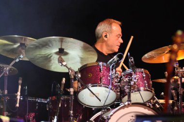 Curitiba (PR), Brazil 03 / 12 / 2025 - The American singer, söz yazarı ve gitarist Christopher Cross, uluslararası müziğin en tanınmış isimlerinden biri, Teatro Positivo (edson de souza / thenews2)