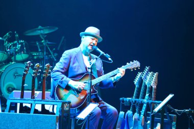 Curitiba (PR), Brazil 03 / 12 / 2025 - The American singer, söz yazarı ve gitarist Christopher Cross, uluslararası müziğin en tanınmış isimlerinden biri, Teatro Positivo (edson de souza / thenews2)