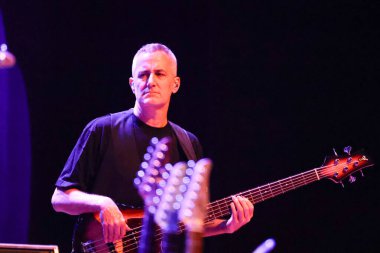 Curitiba (PR), Brazil 03 / 12 / 2025 - The American singer, söz yazarı ve gitarist Christopher Cross, uluslararası müziğin en tanınmış isimlerinden biri, Teatro Positivo (edson de souza / thenews2)