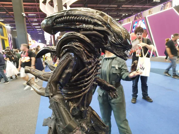 Sao Paulo (SP), Brezilya 04 / 12 / 2025 - Halk Sao Paulo Expo 'daki CCXP25' in ikinci gününde kostümlere yatırım yaptı. Wolverine, Dr. Doom, Alien, Dragon Ball, Fallout ve Mortal Kombat gibi karakterler (Leandro chemalle / thenews2)