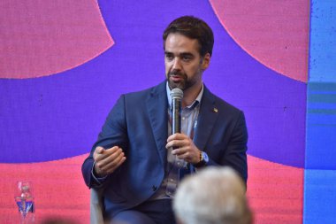 Rio de Janeiro (RJ), 05 / 12 / 2025 - COSUD / Rio de Janeiro / Kamu Güvenliği - Rio Grande do Sul Valisi, Eduardo Leite, Rio de Janeiro 'daki COSUD etkinliği sırasında. COSUD (Güney ve Güneydoğu Entegrasyon Konsorsiyumu). (Saul Angelo 2nci Bölüm))