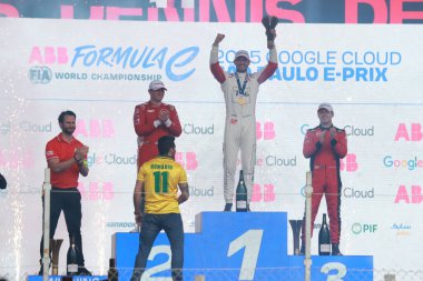 Sao Paulo (SP), 06 / 12 / 2025 - Formula E / Sport / SP - Jake Dennis (Andretti FE), Oliver Rowland (Nissan FE) ve Nick Cassidy (Citroen Racing) Formula E 'nin Sao Paulo ePrix' sini oluşturdular.)