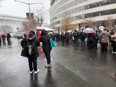 Media Corps, Washington 'daki John F. Kennedy Center' da FIFA Dünya Kupası Finali 'ne katılma konusunda güçlüklerle karşılaştı. 5 Aralık 2025, Washington DC, Maryland, ABD: Medya Birliği üyeleri kontrol noktasından geçmekte zorlandılar. (niyi fote\ theenews2)