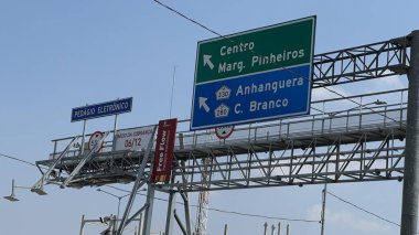 Guarulhos (SP), Brezilya 05 / 12 / 2025 - Yarın, 6 Aralık 'tan itibaren, Guarulhos Sao Paulo bölgesindeki Dutra otobanından ücretsiz geçiş ücreti tahsilatı başlayacak. (oslaim brito / the newws2)