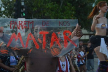 Rio de Janeiro (RJ), 07 / 12 / 2025 Göstericiler Rio de Janeiro 'nun güney bölgesinde Copacabana sahilinde düzenlenen 