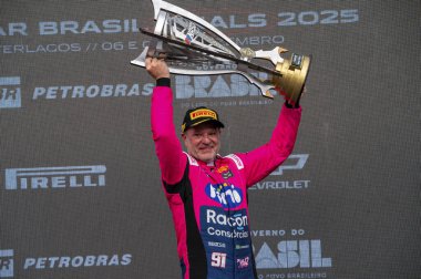 Sao Paulo (SP), Brezilya 07 / 12 / 2025 Sürücü Rubens Barrichello, Interlagos yarış pistinde oynanan Süper Final 'den sonra NASCAR Brezilya Özel Versiyonu şampiyonu oldu (julio dpaula / thenews2)