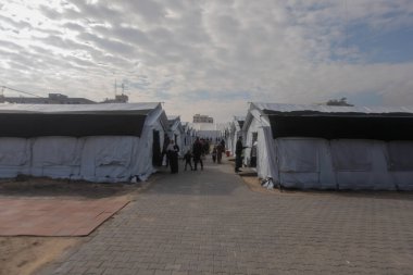 Gazas First American Hastanesi Kapsamlı Tıp Hizmetleri Sağlamaya Başladı. 14 Aralık 2025, Gazze, Filistin: Gazze Birinci Amerikan Hastanesi resmi olarak faaliyete başladı 