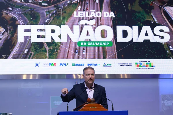 Paulo (SP), Brezilya 11 / 12 / 2025 Ulaştırma Bakanı Renan Filho, B3 'te düzenlenen Ferno Dias Otoyolu' nun (BR-381 / MG / SP) Ulaştırma Bakanı ihalesine katıldı. (leco viana / the newws2)
