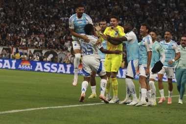 Sao Paulo (SP), 12 / 14 / 2025 - Cruzeiro 'lu Keny Arroyo, Copa do Brasil yarı finalinin ikinci ayağı (leco viana / thews2) için geçerli olan Corinthians ve Cruzeiro arasındaki maçtaki golünü kutluyor)