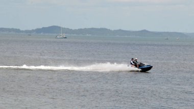 Salvador (BA), Brezilya 08 / 12 / 2025 Bir jet ski ve balıkçı teknesinin karıştığı bir kaza Salvador 'daki Avenida Beira-Mar' da bir kişinin ölümüne ve bir kadının yaralanmasına yol açtı. (Romildo de Jesus / the new ws2)