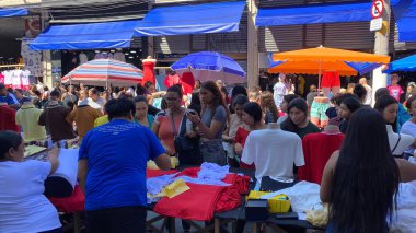 Sao Paulo (SP), Brezilya 12 / 21 / 2025 Tüketicileri, bu Pazar sabahı sutyen bölgesinde Juta, Maria Marcolina ve Largo da Concordia caddelerinde dolaşırken (oslaim brito / theenews2)