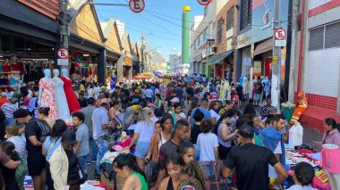 Sao Paulo (SP), Brezilya 12 / 21 / 2025 Tüketicileri, bu Pazar sabahı sutyen bölgesinde Juta, Maria Marcolina ve Largo da Concordia caddelerinde dolaşırken (oslaim brito / theenews2)