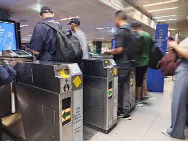 Sao Paulo (SP), Brezilya 12 / 29 / 2025 - Sao Paulo belediyesi ve Sao Paulo eyalet yönetimi bu Pazartesi (29), SPTrans otobüs ücretinin 5.30 ve metro ve CPTM tren biletlerinin 5.40 R (leandro chemalle / thenews2) 'ye arttığını duyurdu.)