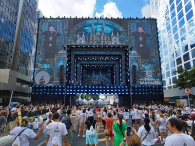 Sao Paulo (SP), 12 / 31 / 2025 - Paulista Bulvarı 2026 'daki Yılbaşı Gecesi gösterilerini izlemek için kalabalık hareketi. (Leandro Chemalle / Yeniler 2)