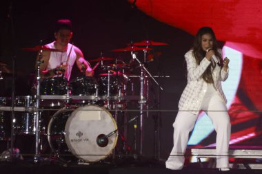 Sao Paulo (SP), Brezilya 01 / 01 / 2026 Şarkıcı Simone Mendes ve havai fişek gösterisi gece yarısı Paulista Bulvarı 'ndaki yeni yıl programında (leco viana / theenews2)