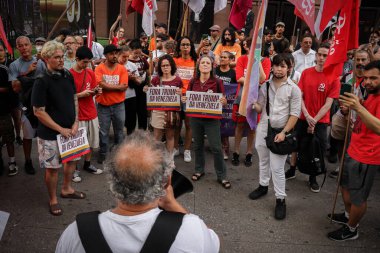 Sao Paulo, Brezilya 03 / 01 / 2025 Güney Mızrağı Operasyonu 'na karşı düzenlenen bir protesto sadece bir hükümete karşı değil, bir halkın egemenliğine ve tüm Latin Amerika' ya karşı da bir tehdit olarak kabul edildi (Arthur Lamonier / theenews2)