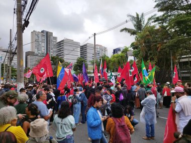 Sao Paulo (SP), Brezilya 5 Ocak 2026 Sao Paulo 'da ikamet eden Venezuelalılar ve sol partilerle, sosyal hareketlerle ve sendikalarla bağlantılı eylemciler, ABD Konsolosluğu (leandro chemalle / theenews2)