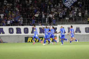 Curitiba (PR), Brezilya 06 / 01 / 2026 - Oyuncu Joao Mafra, 2026 Parana Şampiyonası 'nın birinci turu için geçerli olan Sao Joseense ile Galo Maringa arasındaki maçta golünü kutluyor (edson de souza / thenews2)