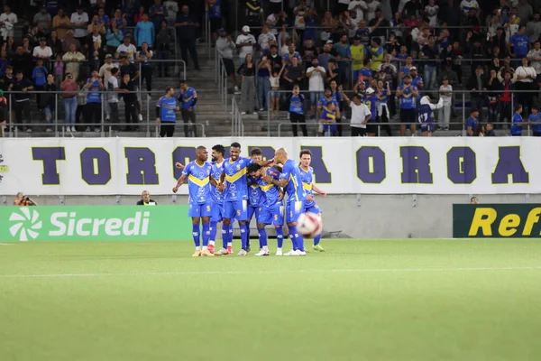 Curitiba (PR), Brezilya 06 / 01 / 2026 - Oyuncu Niltinho, 2026 Parana Şampiyonası 'nın birinci turu için geçerli olan Sao Joseense ile Galo Maringa arasındaki maçta golünü kutluyor (edson de souza / thenews2)