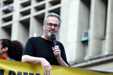 Porto Alegre (SC), Brezilya 08 / 01 / 2026 Sosyal hareketler, sendikalar ve siyasi partiler bu Perşembe günü tarihi Porto Alegre merkezinde demokrasiyi savunmak için bir gösteri düzenlediler. (Çello Oliver / The Newws2)