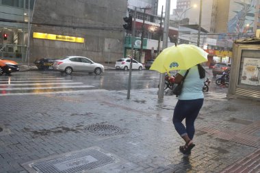 Curitiba (PR), Brezilya 09 / 01 / 2026 - Parana eyaletinin başkenti Curitiba 'ya 9 Ocak 2026 Cuma günü sağanak yağmur yağdı. (Edson De Souza / Yeniler 2)