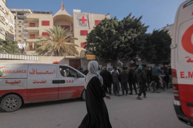 12 Ocak 2026. Filistinli Mahkûmları Desteklemek İçin Gazze 'de Dayanışma Yürüyüşü düzenlendi. Katılımcılar, tutuklu haklarının korunması ve derhal serbest bırakılmalarını talep etmek üzere Uluslararası Kızılhaç Komitesi (ICRC) binası önünde toplandılar..