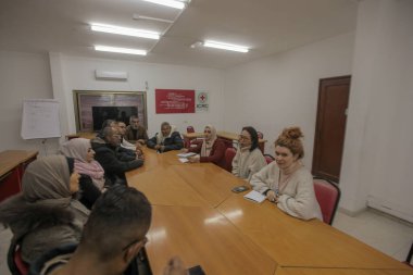 12 Ocak 2026. Filistinli Mahkûmları Desteklemek İçin Gazze 'de Dayanışma Yürüyüşü düzenlendi. Katılımcılar, tutuklu haklarının korunması ve derhal serbest bırakılmalarını talep etmek üzere Uluslararası Kızılhaç Komitesi (ICRC) binası önünde toplandılar..