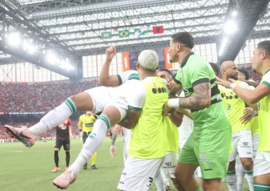 Curitiba (PR), Brazil 01 / 17 / 2026 - Oyuncu Lucas Ronier, Parana Şampiyonası 'nın 4. turu için geçerli bir maç olan Athletico ve Coritiba arasındaki maçta golünü kutluyor (edson de souza / theenews2)